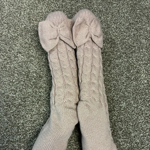 UGG Blush Cable Knit Socks with Fluffy White Cuffs - Picture 7 of 10
